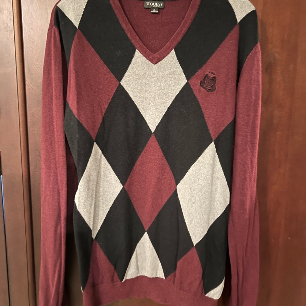Guess Men's V-Neck Argyle Sweater - Burgundy, Black, Gray